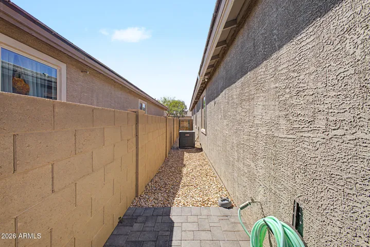 SOUTH SIDEYARD