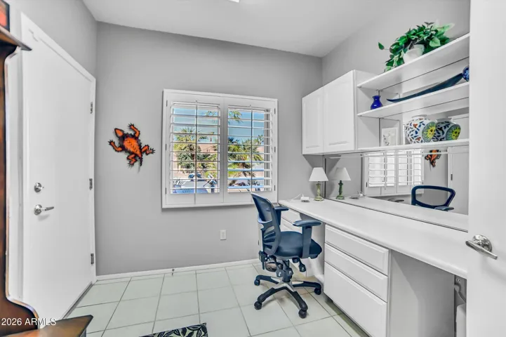 The office / hobby room.