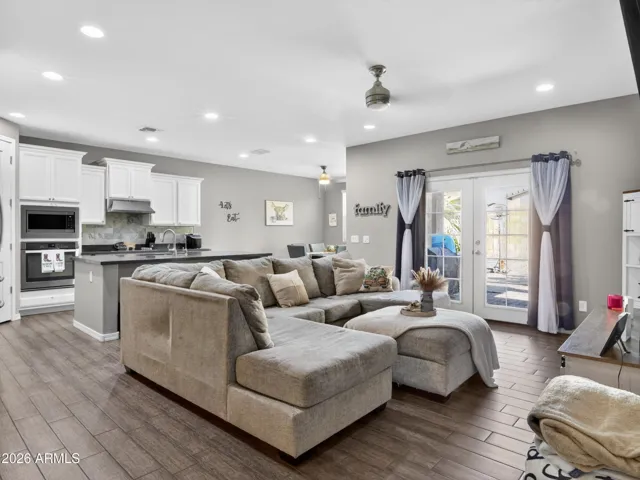 Living/Kitchen