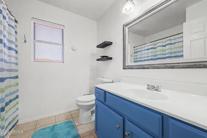 upstairs hall bathroom