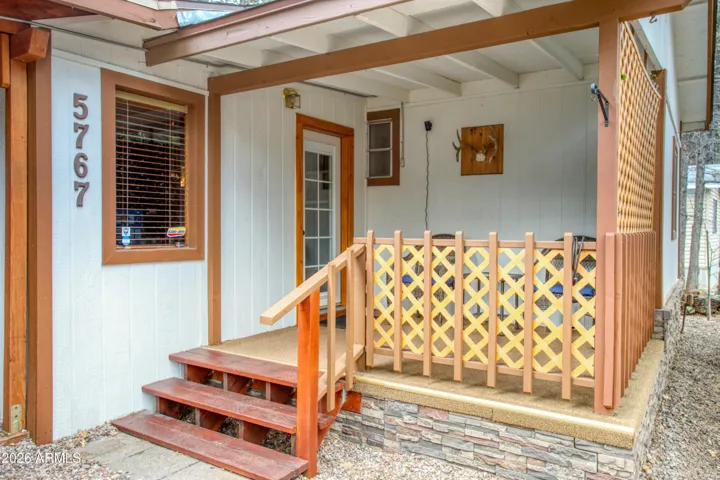 front porch, covered, private