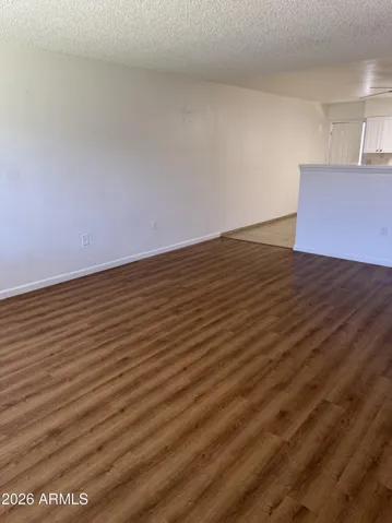 LIVING ROOM2