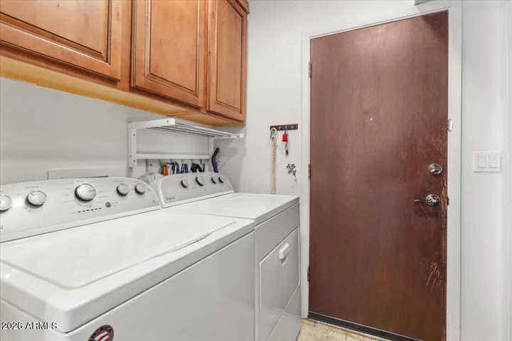 Inside laundry - washer/dryer convey