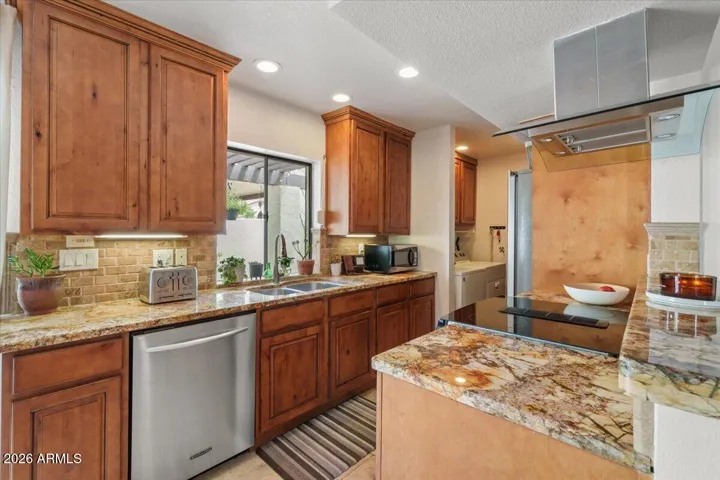 Granite Counter Tops & Stainless steel appliances