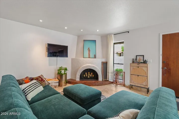 Beehive fireplace