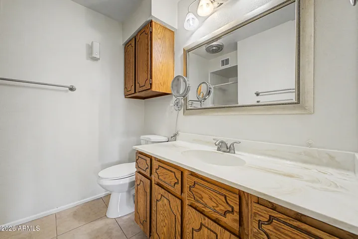 Spacious En Suite!