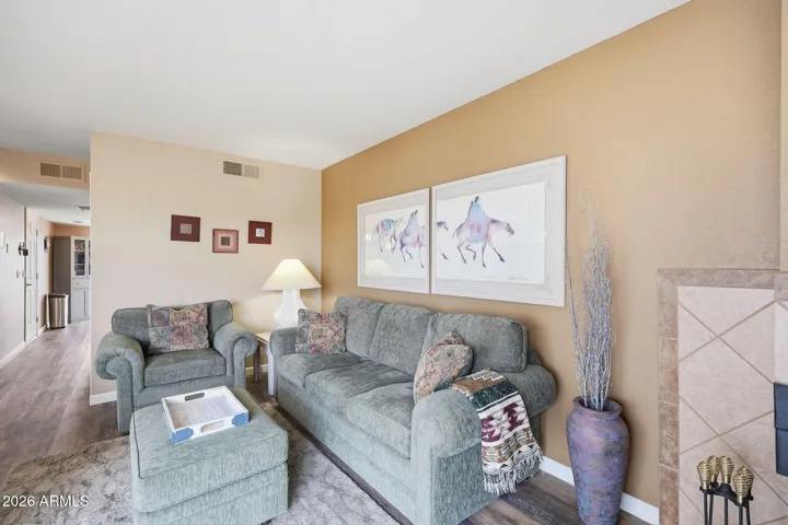 Living Room w/fireplace