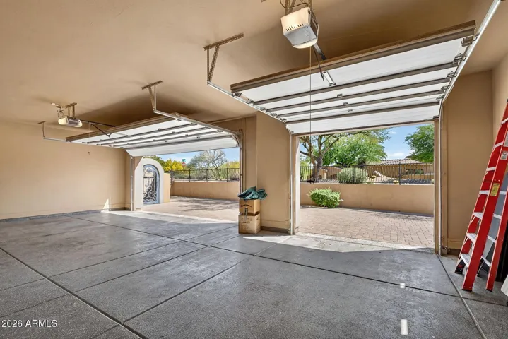 Of course there's a 3 car garage
