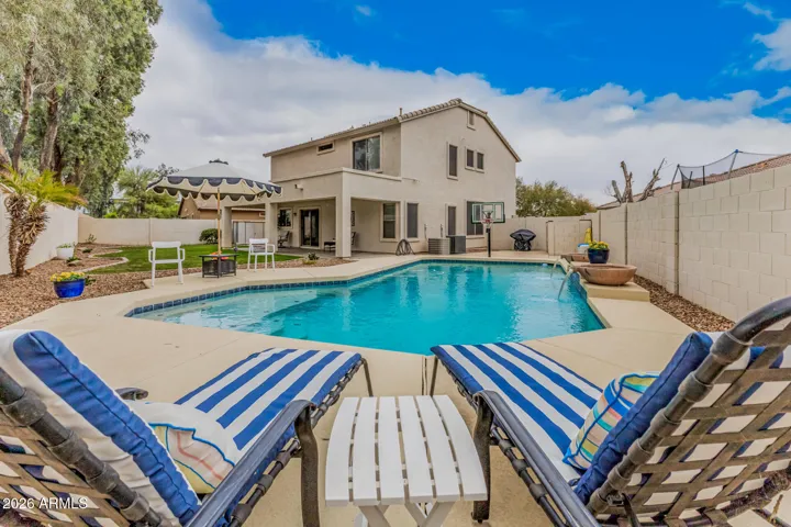 Relax and enjoy your Sparkling Pool