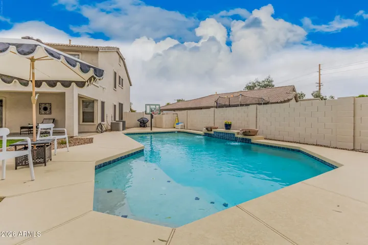 A refreshing pool to dip your toes, relax and ENJOY!!