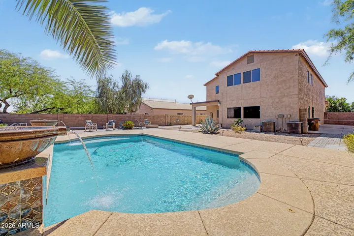 Great heated pool with water features!