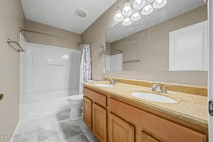 Upstairs bathroom 2