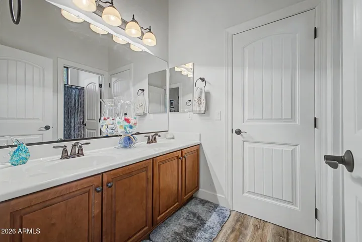 jack and jill bathroom