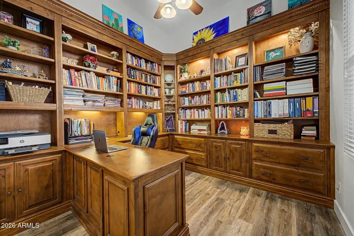 office with built-ins
