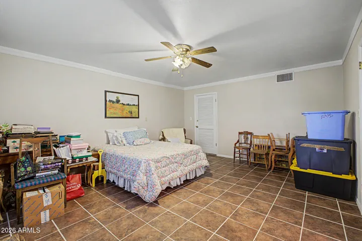 Very spacious primary bedroom