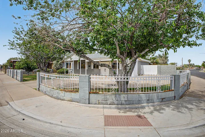 Nice corner lot