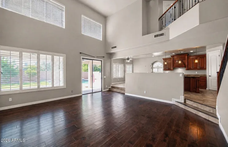 Tall ceilings and natural light