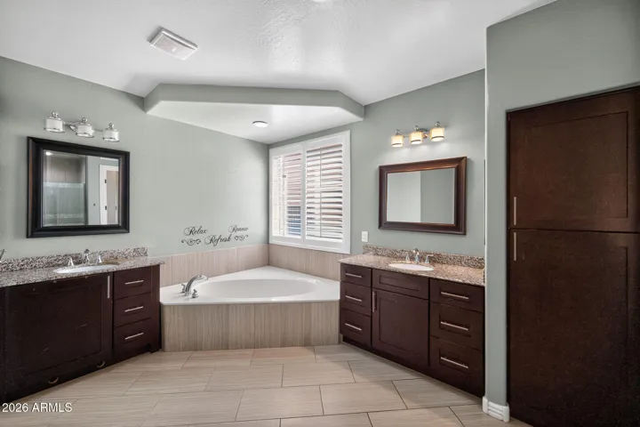 En-suite bath