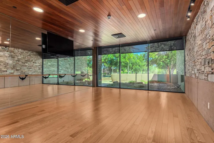 Enjoy this versatile room.