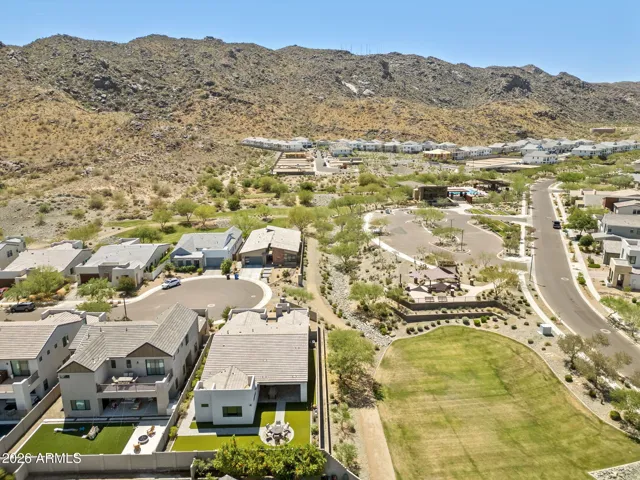 Walking path directly to the Community Center (gym and pool)