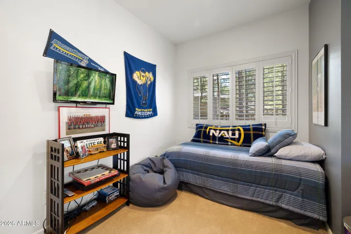 Downstairs guest room 2