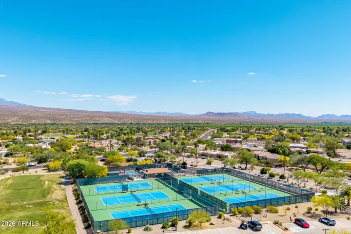 Tennis & pickleball courts
