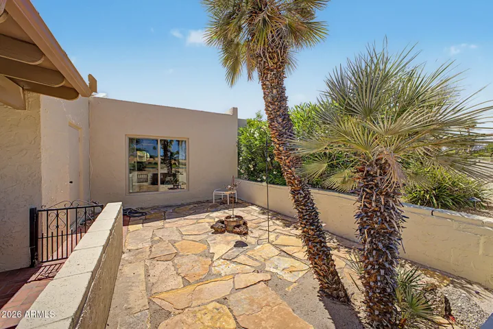 Extra side patio