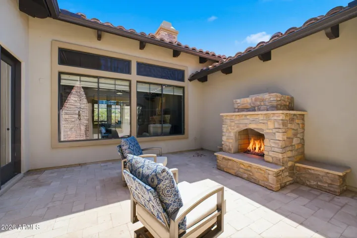 Interior Courtyard w/Fireplace