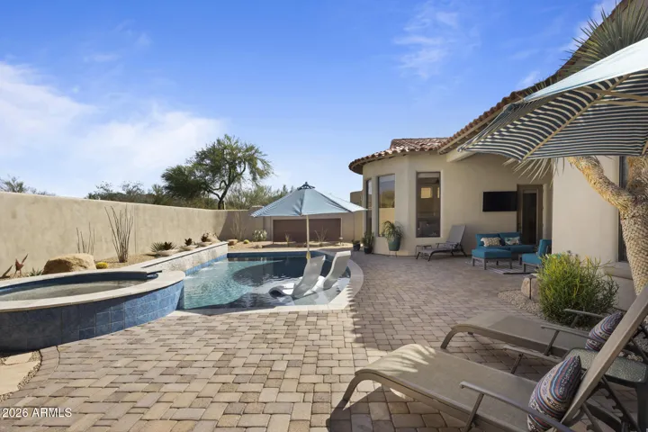 private pool & hot tub