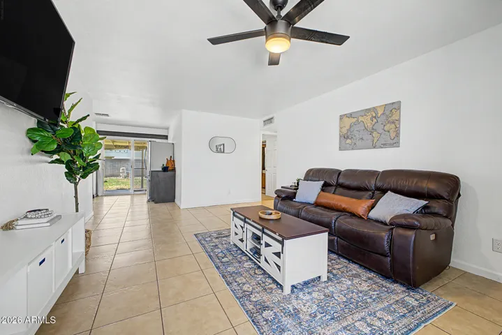9' flat ceilings - no popcorn!