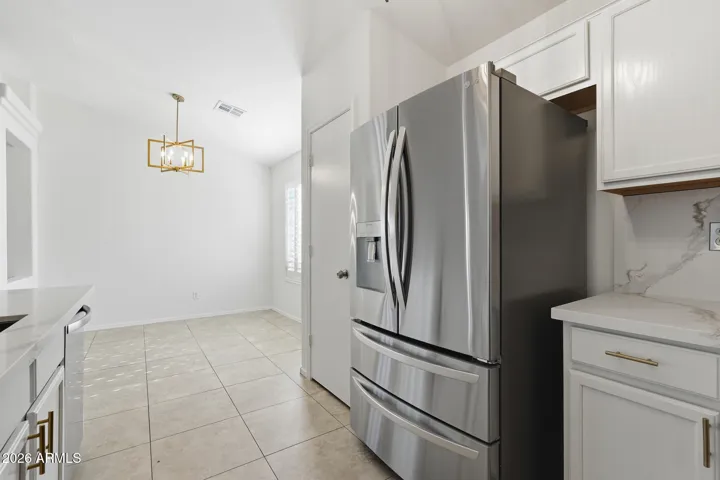 New quartz counters and backsplash - make a splash!