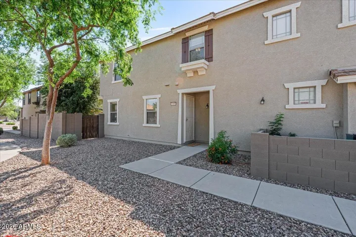 End Unit w/ Your Front Door just Steps Away from the Pool