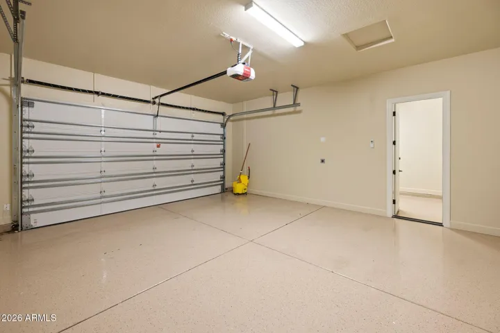 Garage (2 Bay Side)