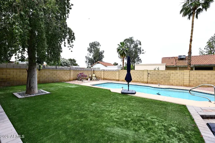 No mowing in the backyard with the artificial grass