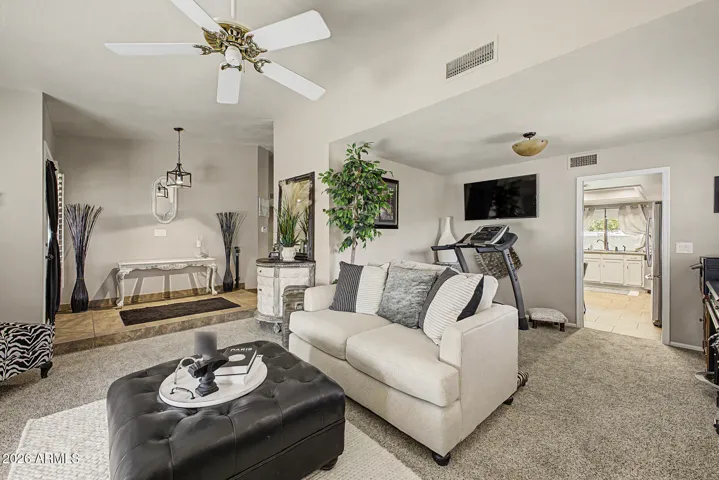 Living room/dining room