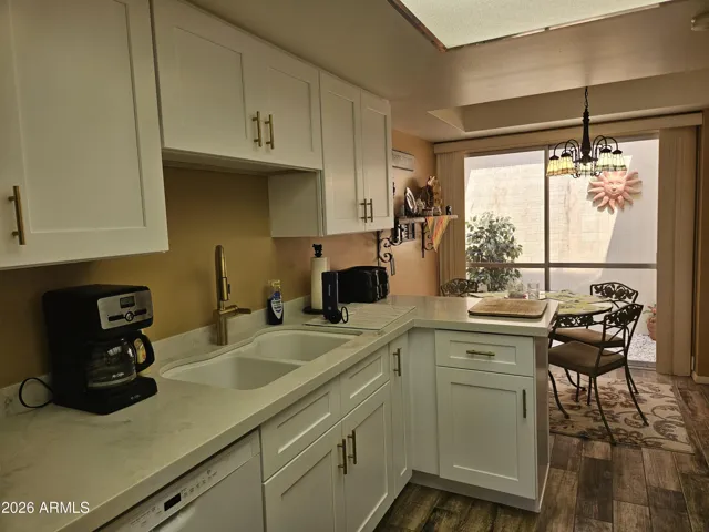 New Kitchen Cabinets