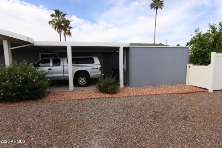 LARGE A/C STORAGE SHED