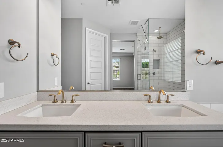 Dual sinks