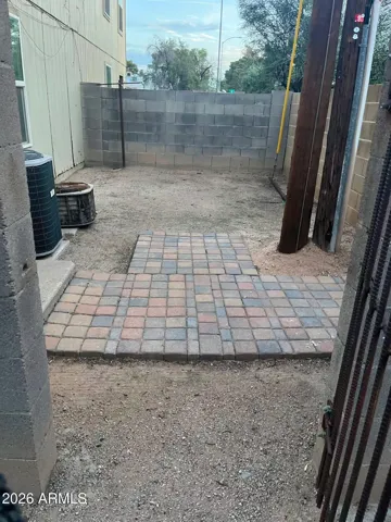 Private yard area 102