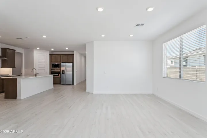 Photo of the same floorplan and interior package but on a different lot! Options still may vary.