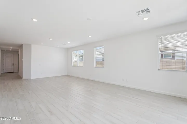 Photo of the same floorplan and interior package but on a different lot! Options still may vary.