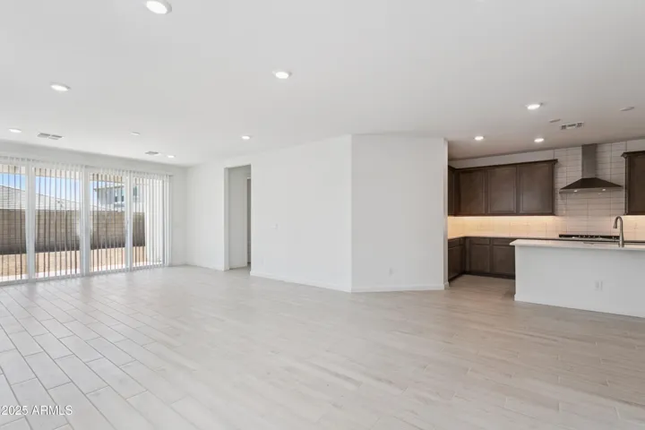 Photo of the same floorplan and interior package but on a different lot! Options still may vary.