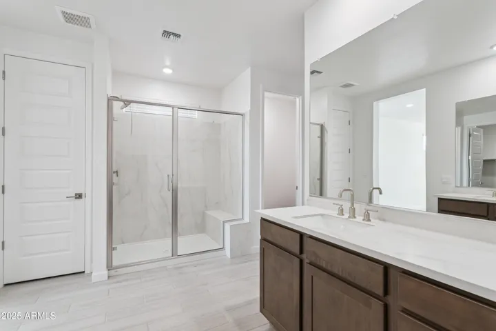 Photo of the same floorplan and interior package but on a different lot! Options still may vary.
