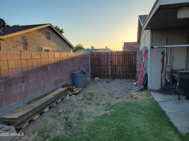 Side yard / double gates