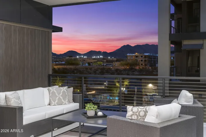 39' terrace showcasing mountain views and stunning Arizona sunsets.
