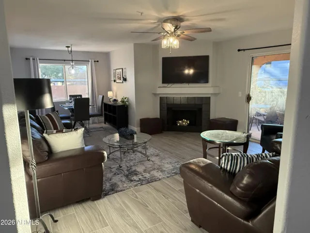 CHARMING GREAT ROOM