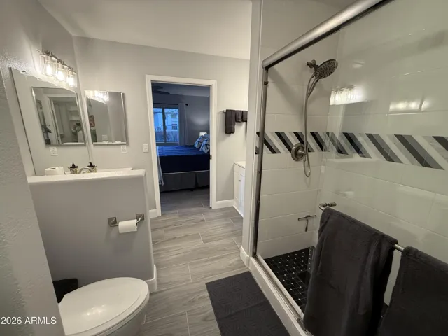 PRIMARY BEDROOM EN SUITE BATH