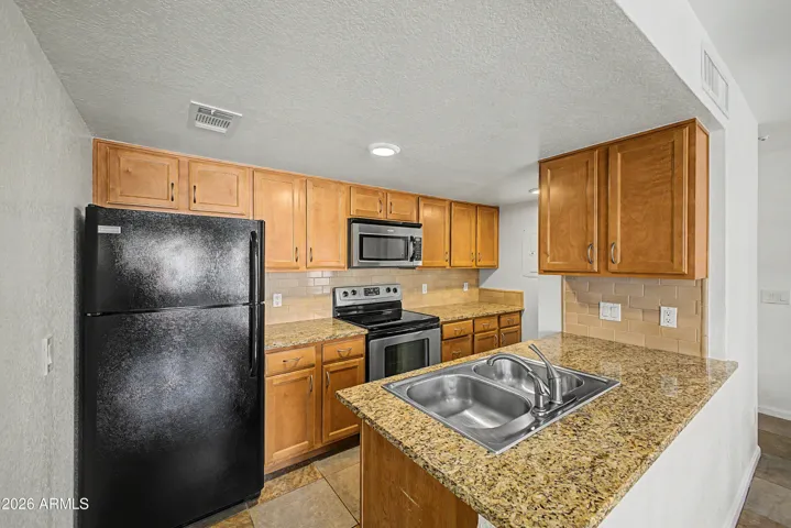 Plenty of Cabinets!