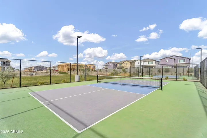 Hawes Crossing amenities