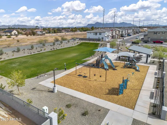 Hawes Crossing amenities